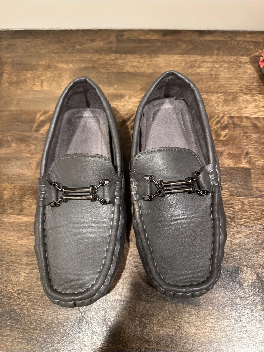 Boys Size 2 Gray Leathe Loafers with Metal Bit